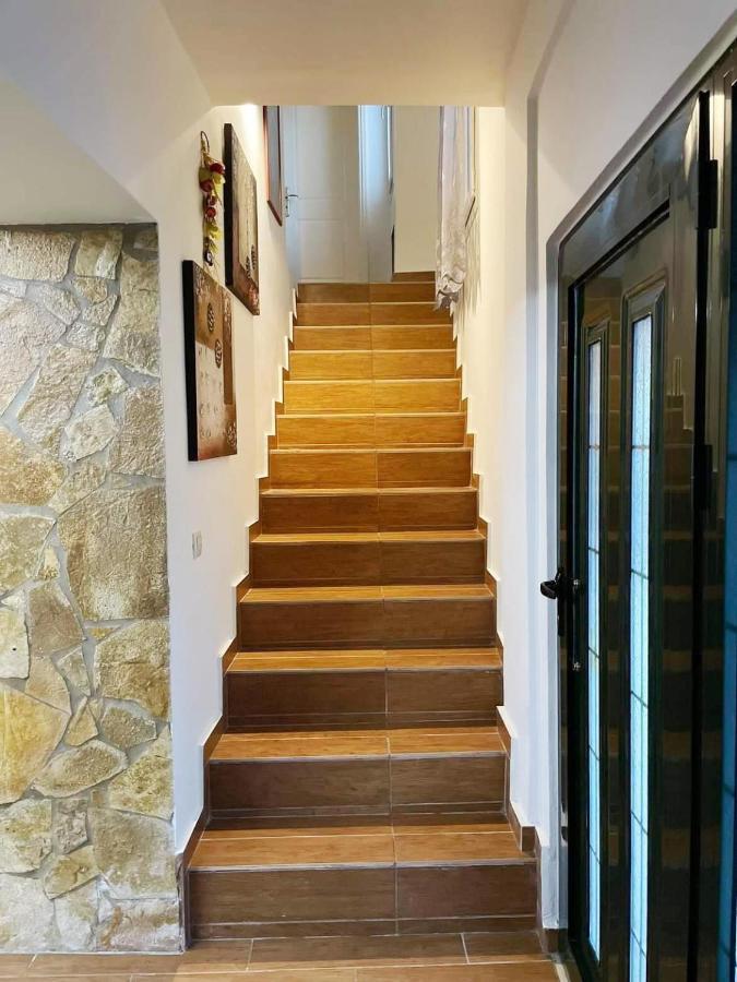 Villa Anasandra - 3 Bedroom Villa Kompitsion Екстер'єр фото
